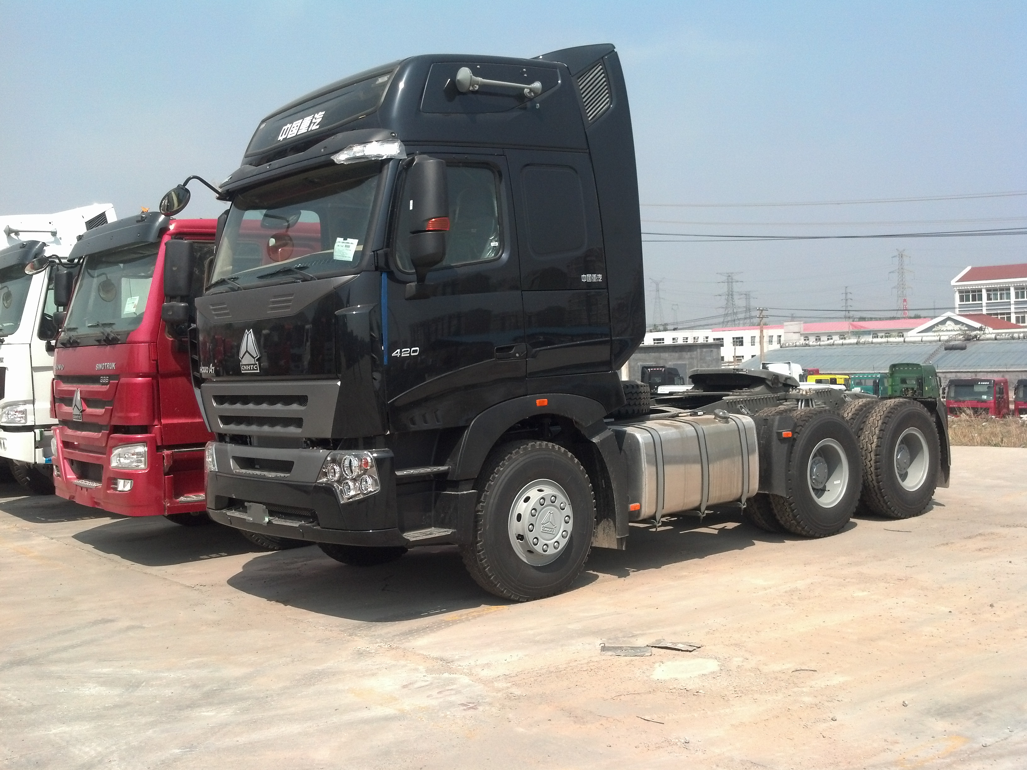 SINOTRUCK HOWO A7 6X4 TRACTOR TRUCK